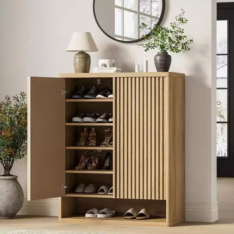 Meuble à chaussures de 80 cm, grand meuble de rangement pour chaussures avec étagères réglables, organisateur de chaussures en bois avec porte cannelée pour entrée et salon.
